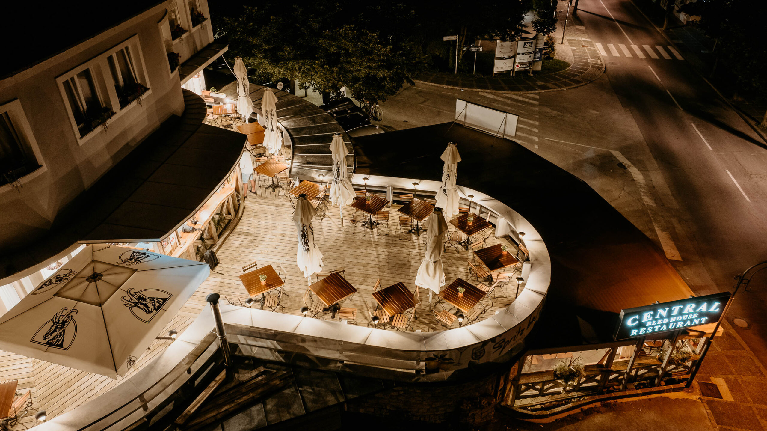 Dobrodošli v restavraciji Central Bled